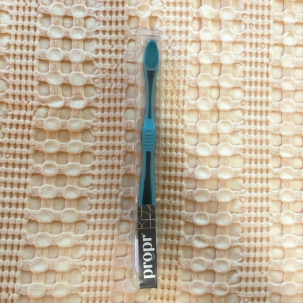 💜 Propr toothbrush